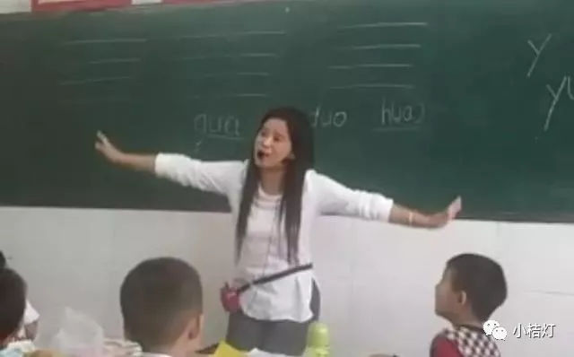 38岁女教师含泪辞职，留给我们的警示到底是什么？